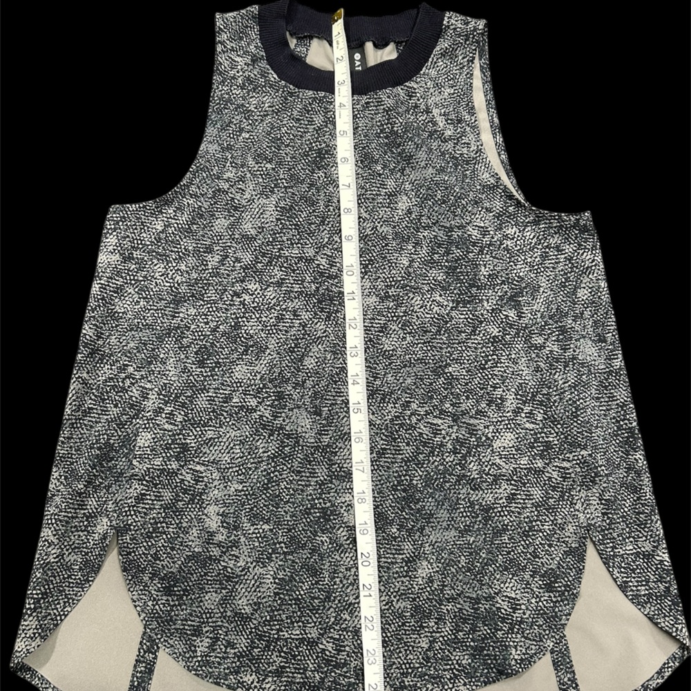 Athleta black and Cream snake skin Sleeveless Top